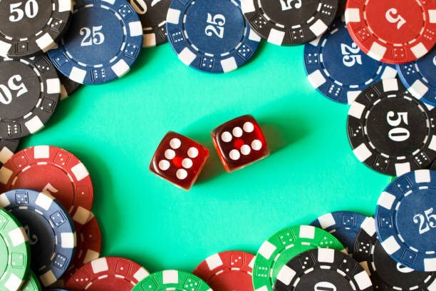 Bàn live casino với dealer thật phát sóng trực tiếp trên hitclu